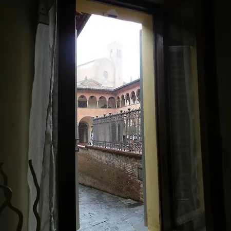 Sienahomeandsailing I Pittori Siena
